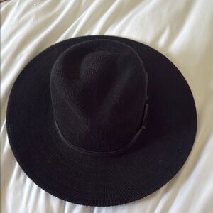 Anthropologie black Montana hat - NWT